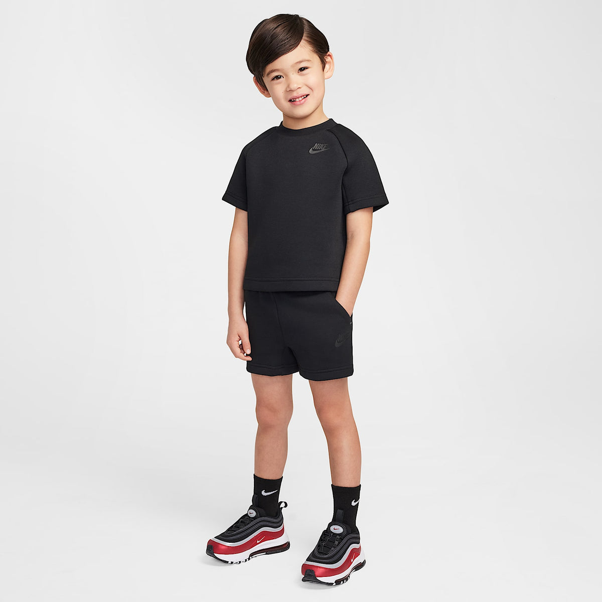 Conjunto de playera y shorts de Tech Fleece infantil Nike – Negro – vista 1