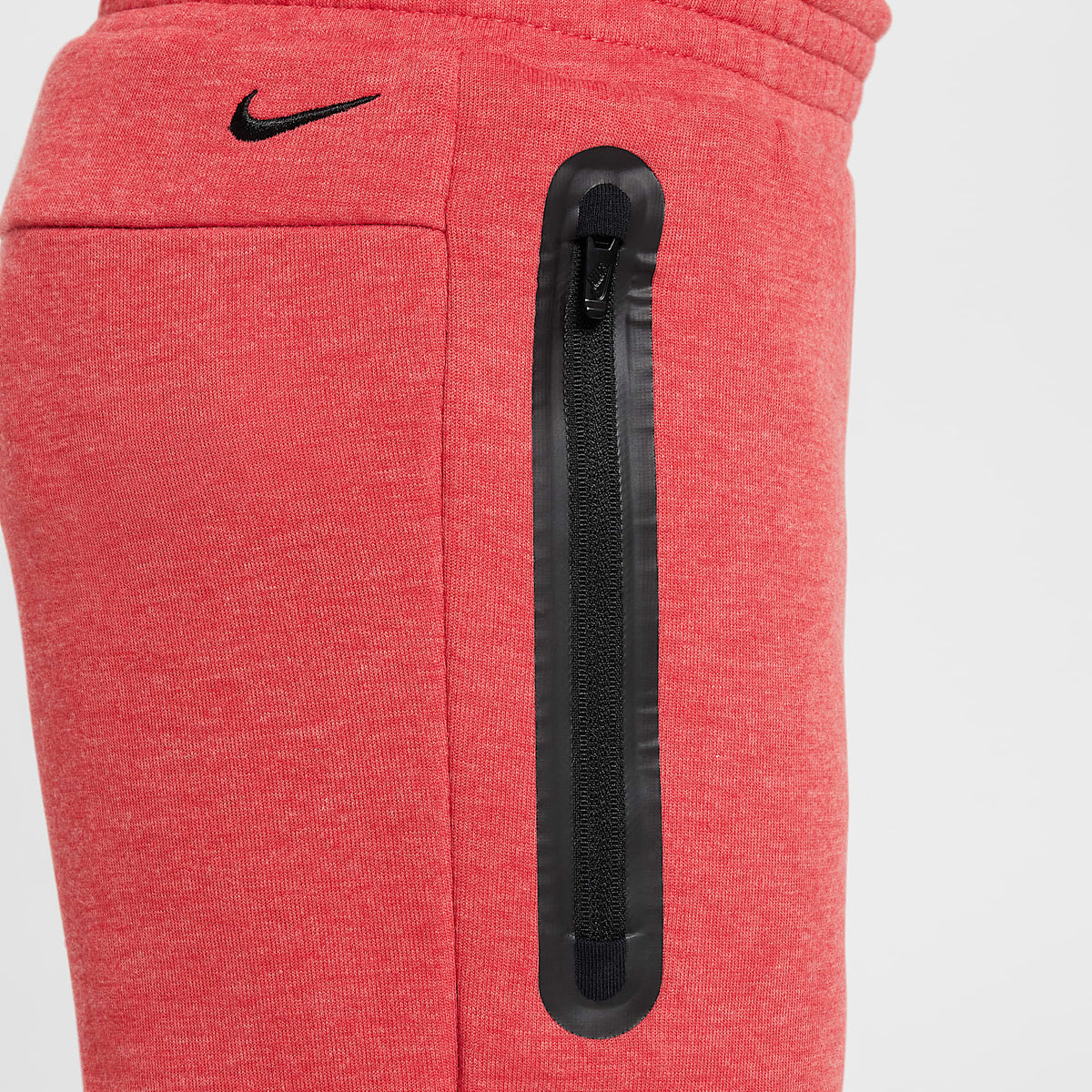 Conjunto de cuello redondo de dos piezas Nike para niños talla pequeña – Rojo universitario claro jaspeado – vista 12