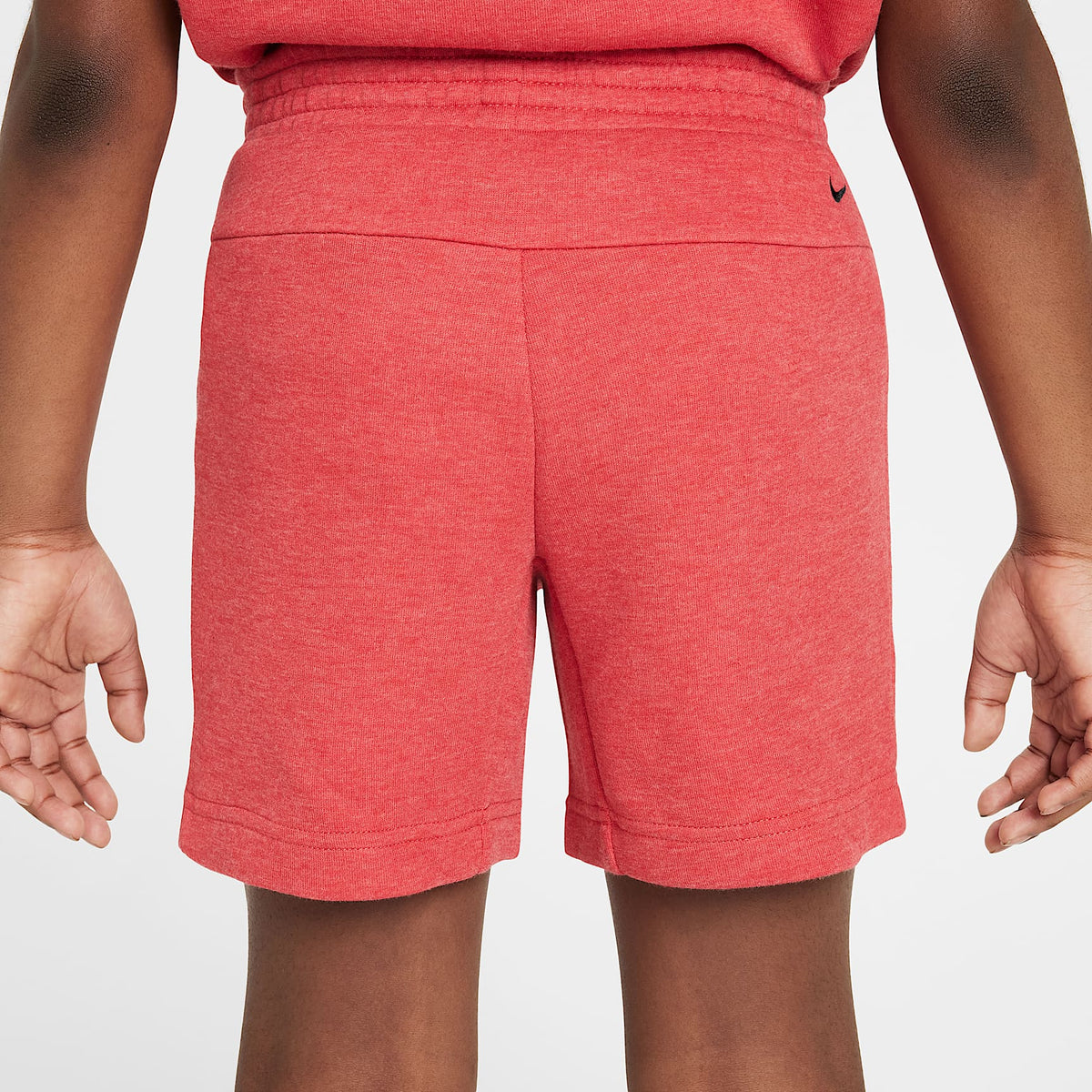 Conjunto de cuello redondo de dos piezas Nike para niños talla pequeña – Rojo universitario claro jaspeado – vista 9