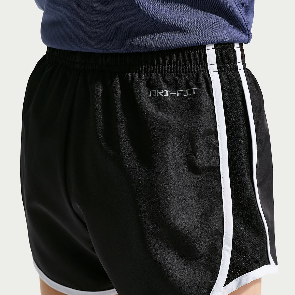 Shorts Dri-FIT Tempo para niños talla pequeña Nike – Negro – vista 3