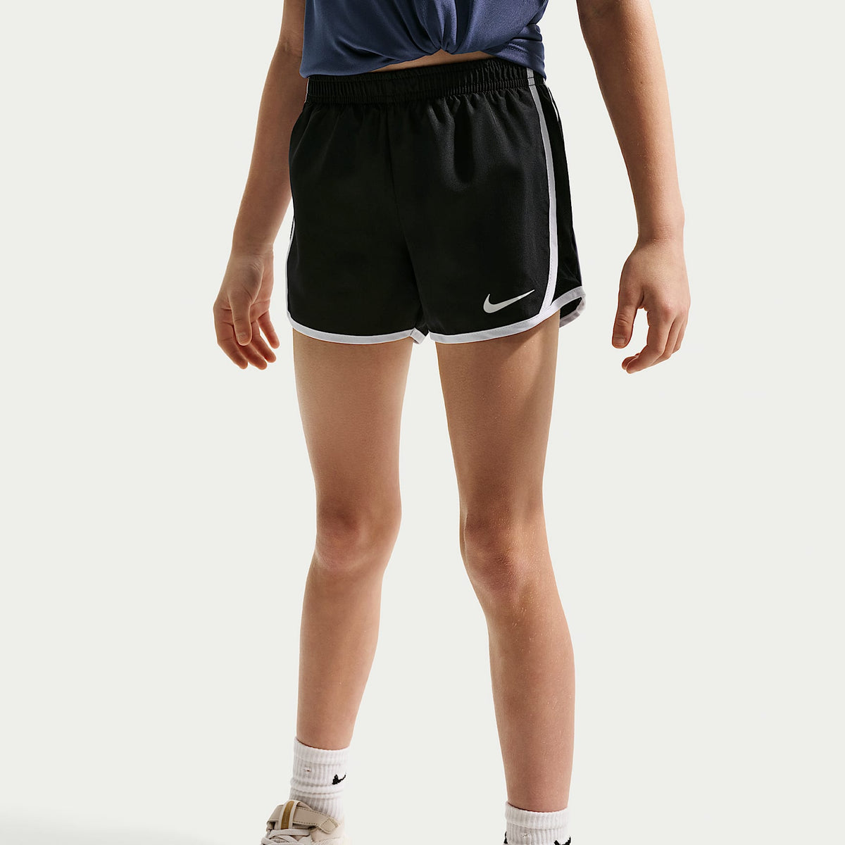 Shorts Dri-FIT Tempo para niños talla pequeña Nike – Negro – vista 2