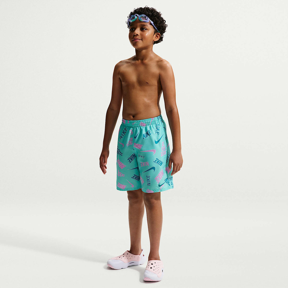 Shorts de playa o alberca con forro de ropa interior de 18 cm para niño talla grande Nike Swim Breaker – Energía – vista 1