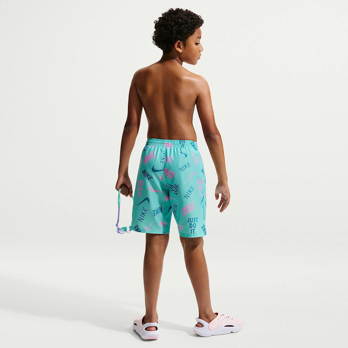 Shorts de playa o alberca con forro de ropa interior de 18 cm para niño talla grande Nike Swim Breaker – Energía – vista 5