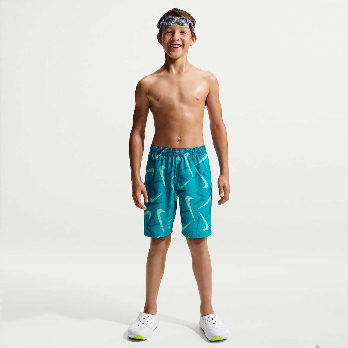 Shorts de playa o alberca con forro de ropa interior de 18 cm para niño talla grande Nike Swim Breaker – Energía – vista 1