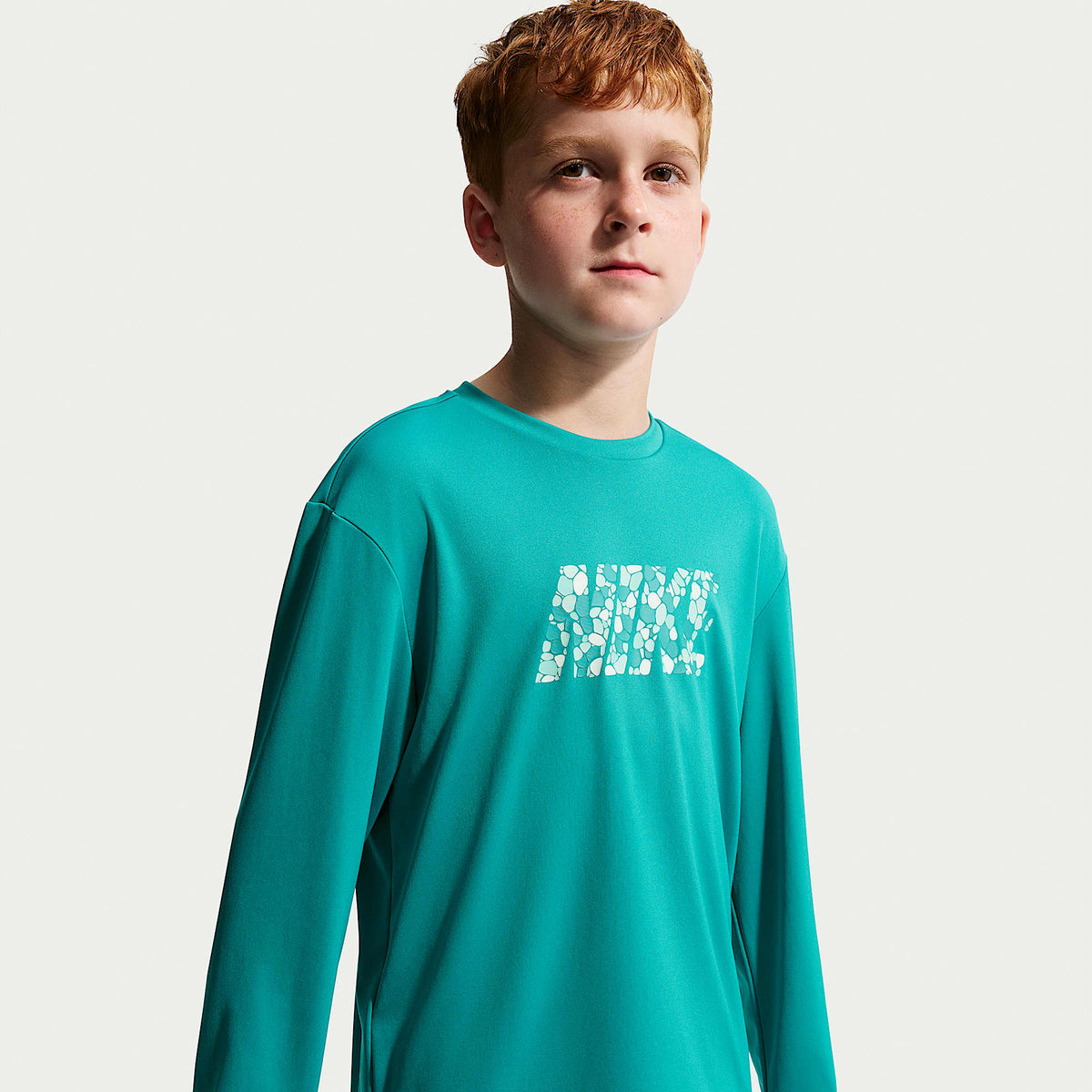 Playera de manga larga Dri-FIT UV para niño talla grande Nike Swim Hydroguard – Energía – vista 1