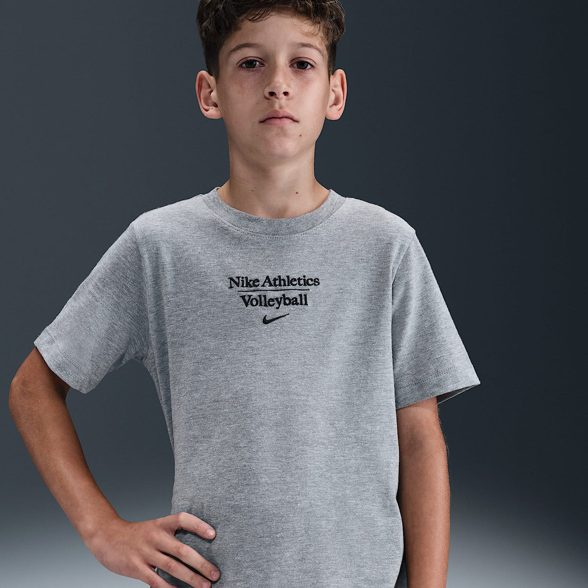 Playera para niños talla grande Nike Volleyball – Gris oscuro jaspeado – vista 1