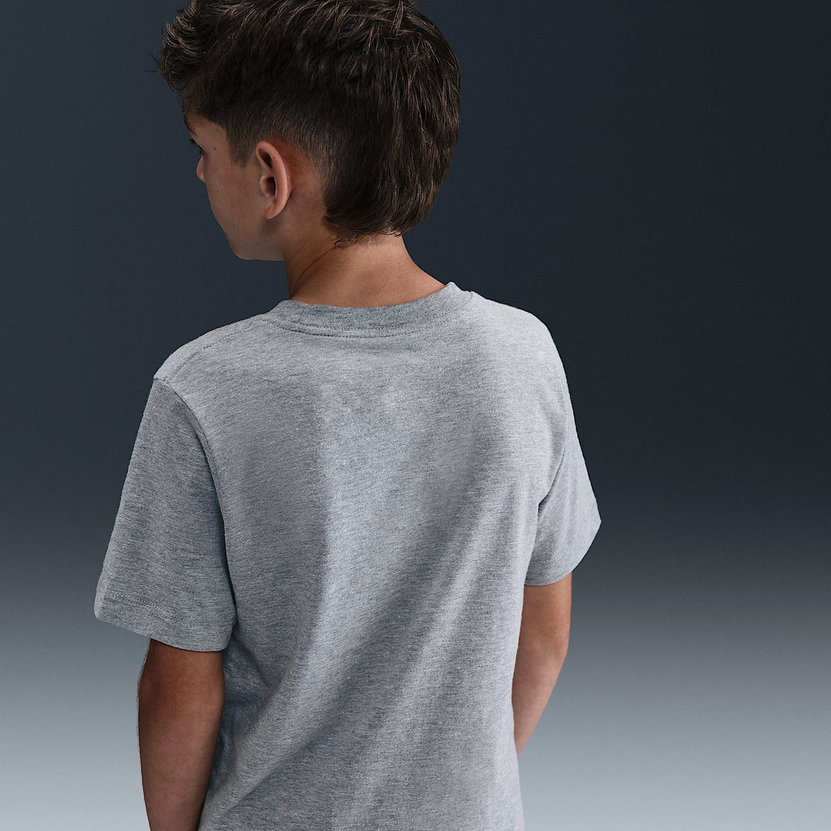 Playera para niños talla grande Nike Volleyball – Gris oscuro jaspeado – vista 2