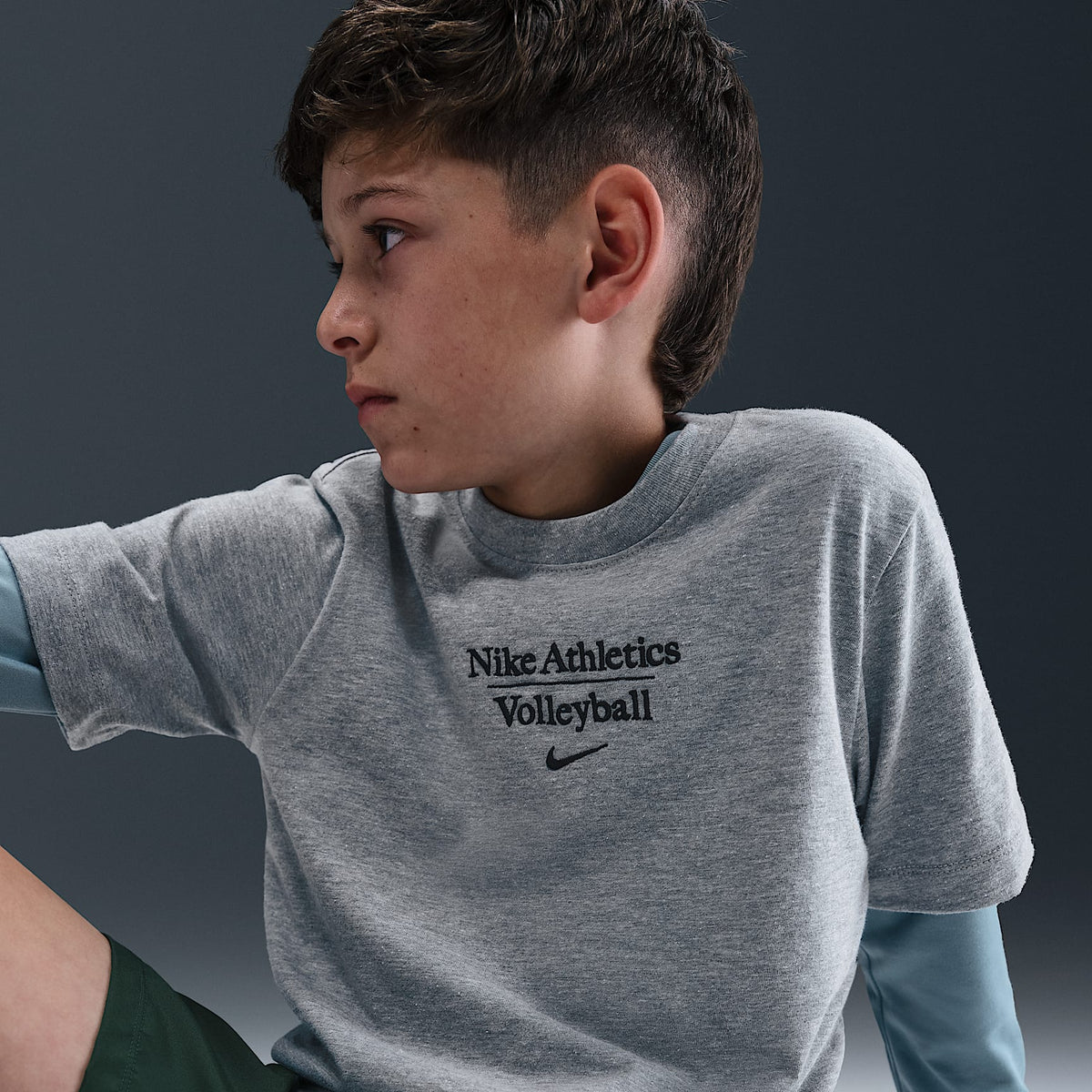 Playera para niños talla grande Nike Volleyball – Gris oscuro jaspeado – vista 3