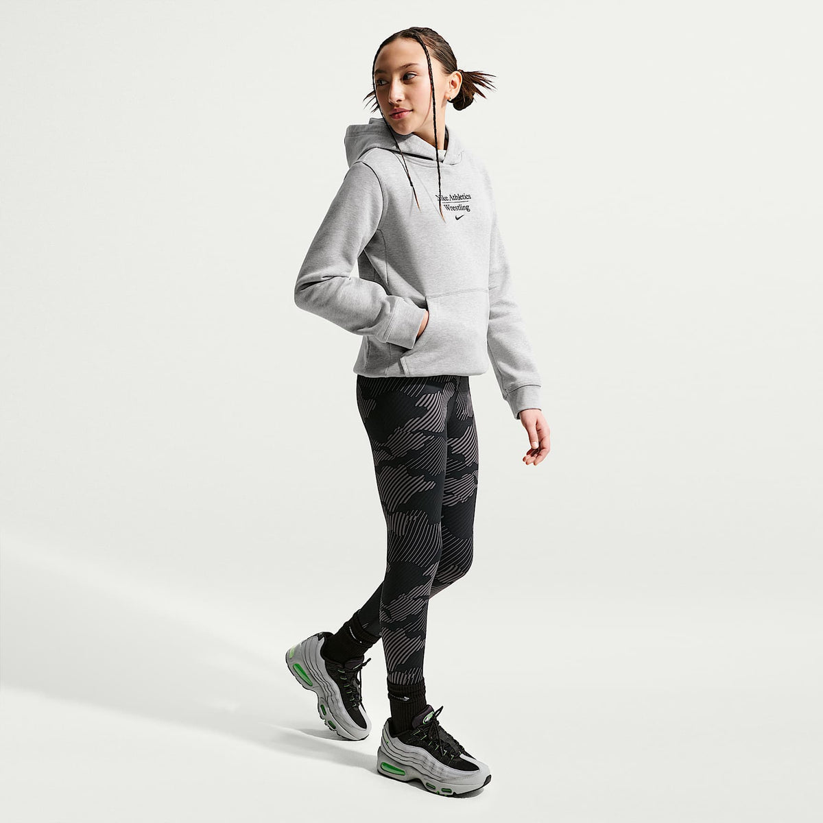 Sudadera con gorro sin cierre de lucha para niños talla grande Nike – Gris oscuro jaspeado – vista 4