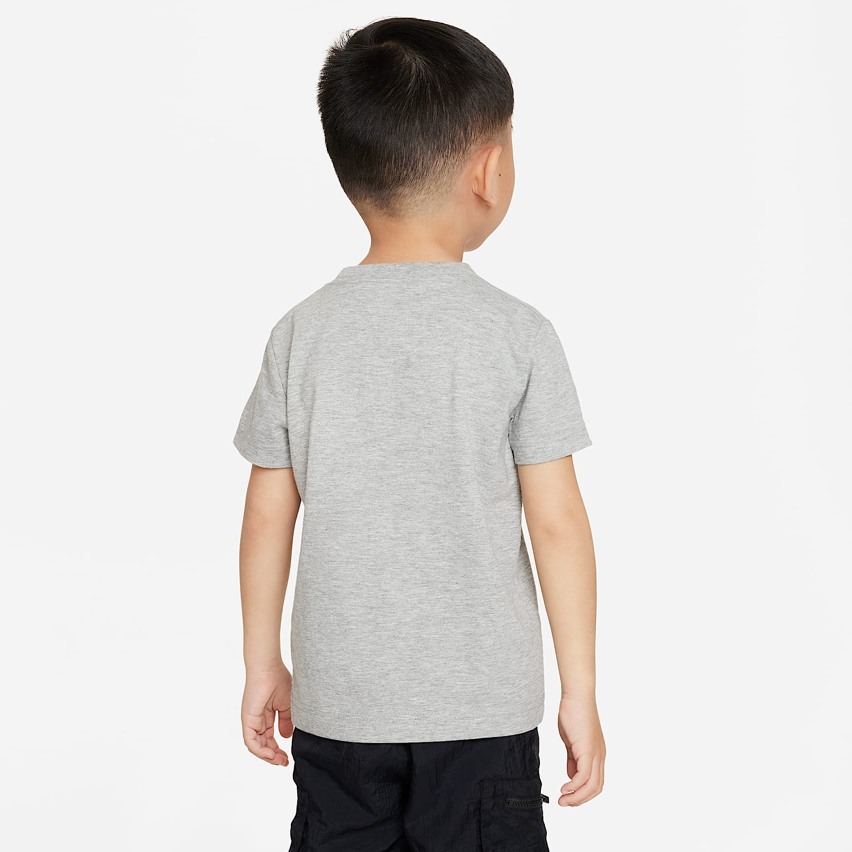 Playera Futura bordada para infantil Nike Sportswear – Gris oscuro jaspeado – vista 2