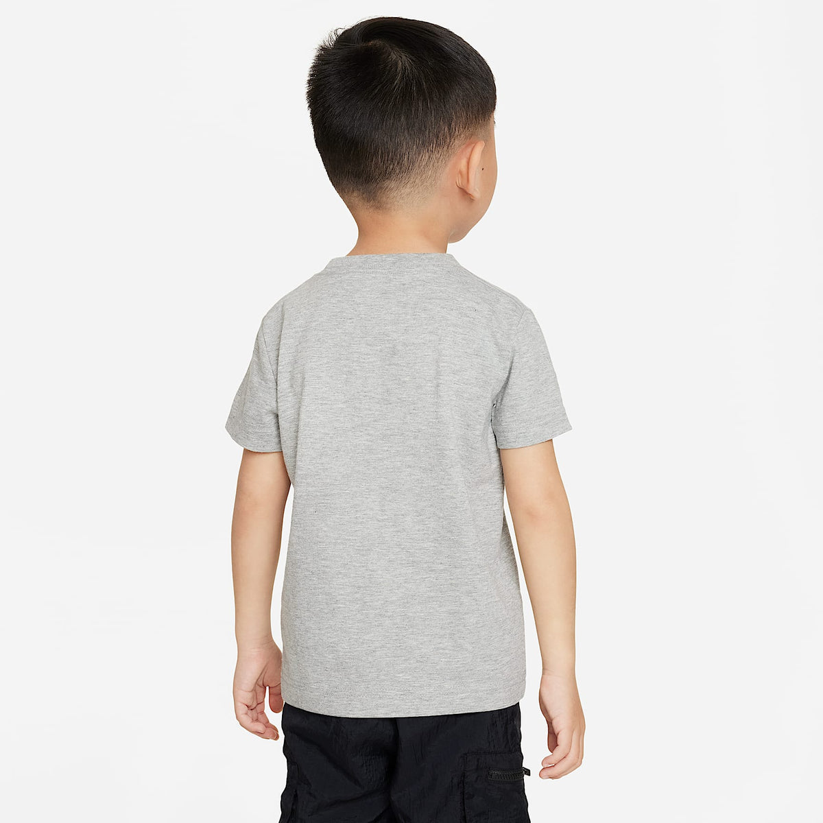 Playera Futura bordada para infantil Nike Sportswear – Gris oscuro jaspeado – vista 2