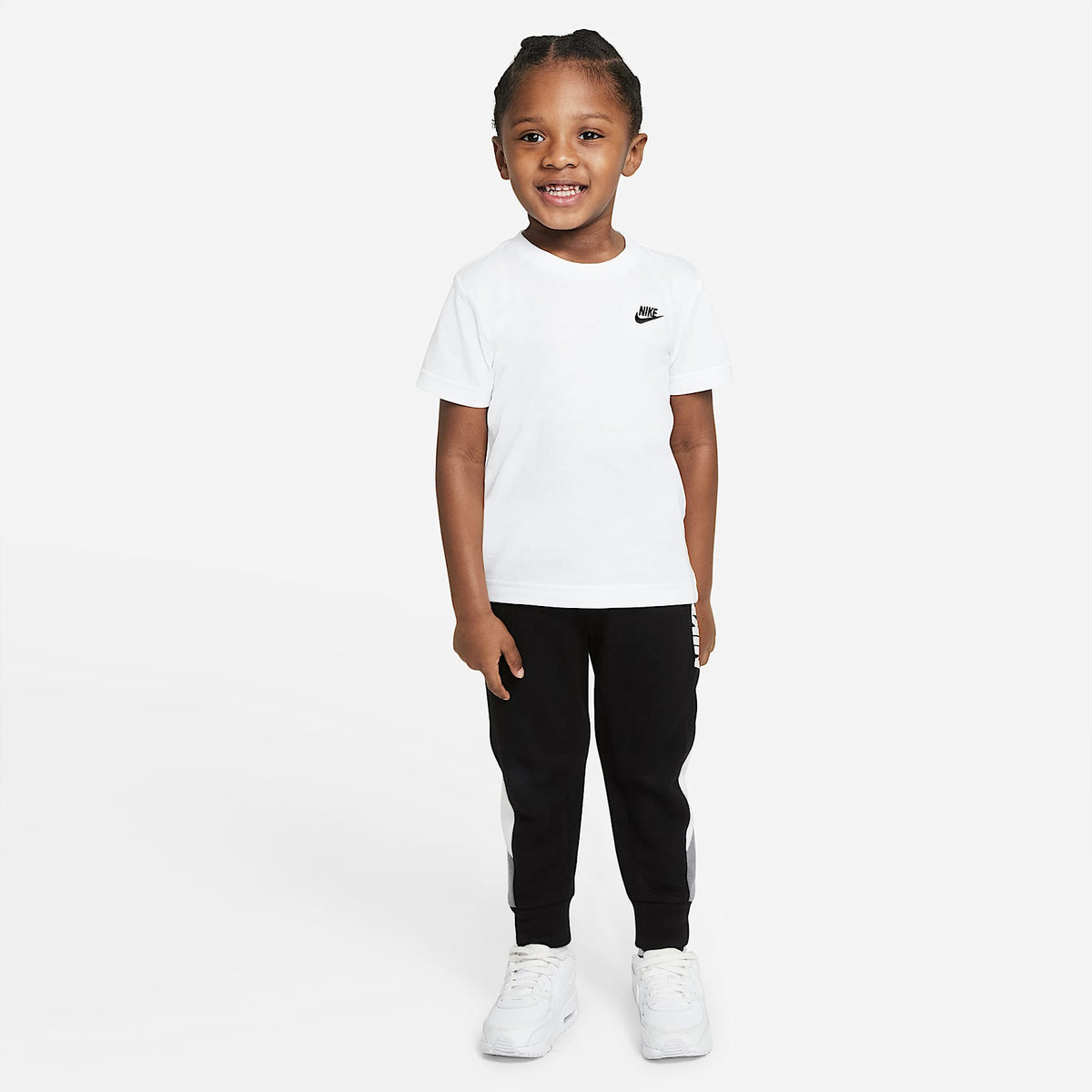 Playera Futura bordada para infantil Nike Sportswear – Blanco – vista 4