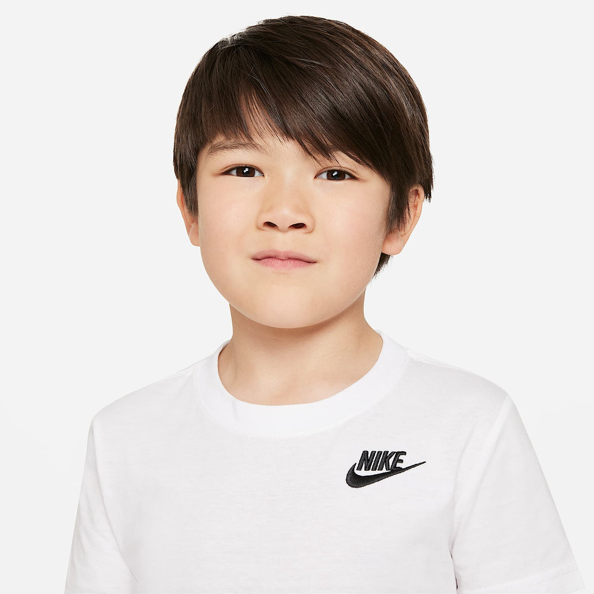 Playera bordada Futura para niños talla pequeña Nike Sportswear – Blanco – vista 3