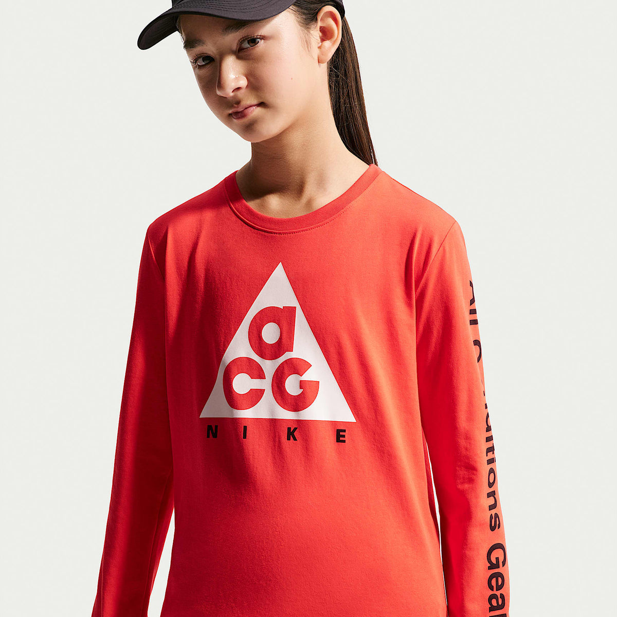 Playera de manga larga Dri-FIT para niños talla grande Nike ACG – Carmesí claro – vista 2