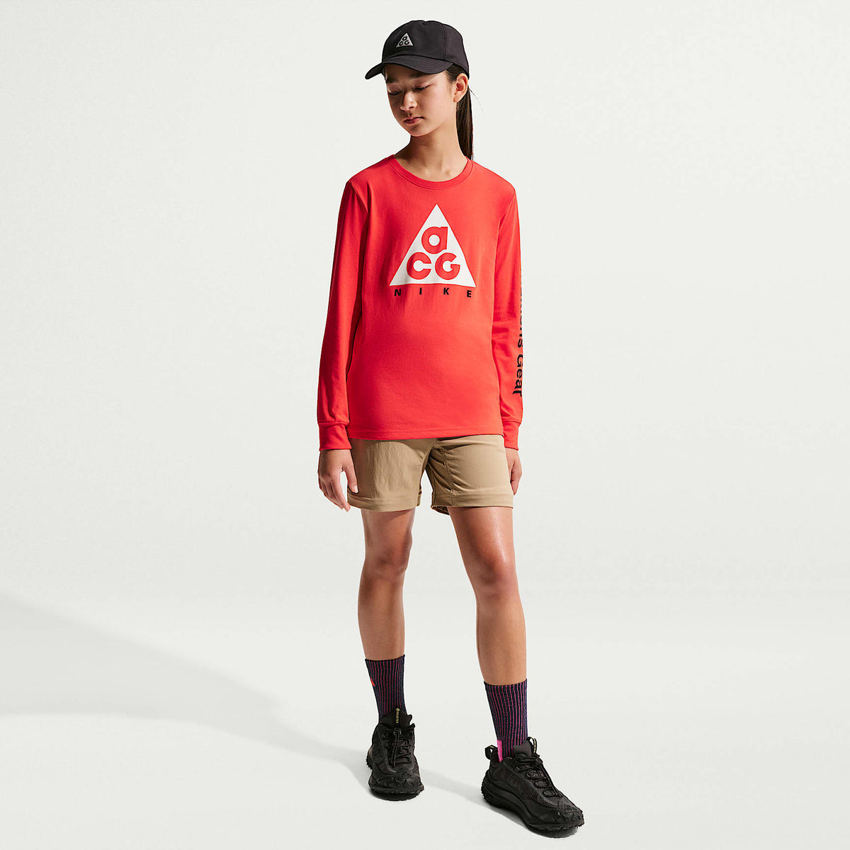 Playera de manga larga Dri-FIT para niños talla grande Nike ACG – Carmesí claro – vista 6