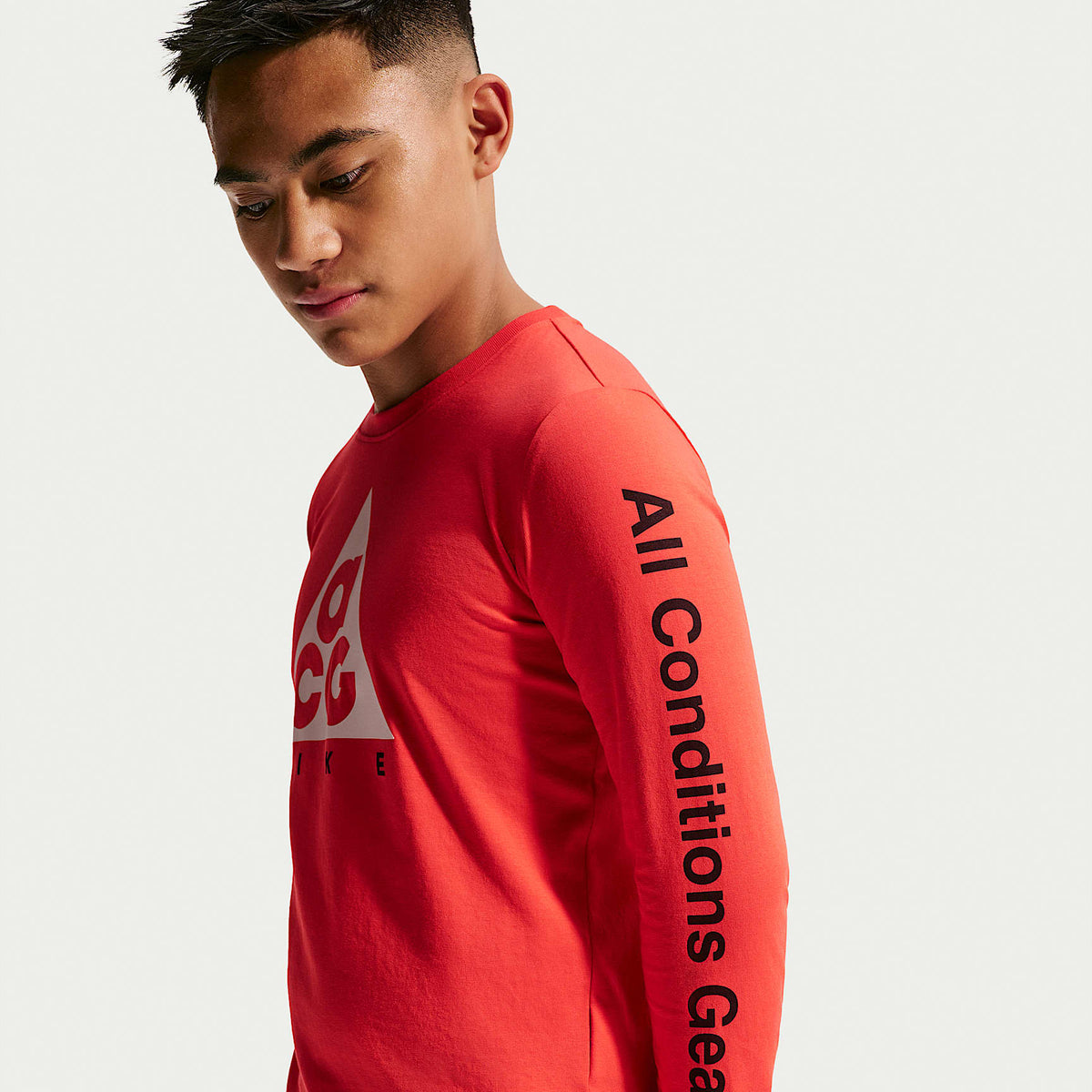 Playera de manga larga Dri-FIT para niños talla grande Nike ACG – Carmesí claro – vista 5