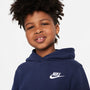 Sudadera con gorro sin cierre para niños talla pequeña Nike Sportswear Club Fleece – Azul marino medianoche – vista 3