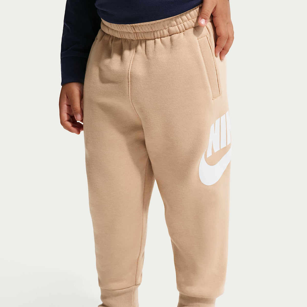 Joggers infantil Nike Sportswear Club Fleece – Marrón – vista 2