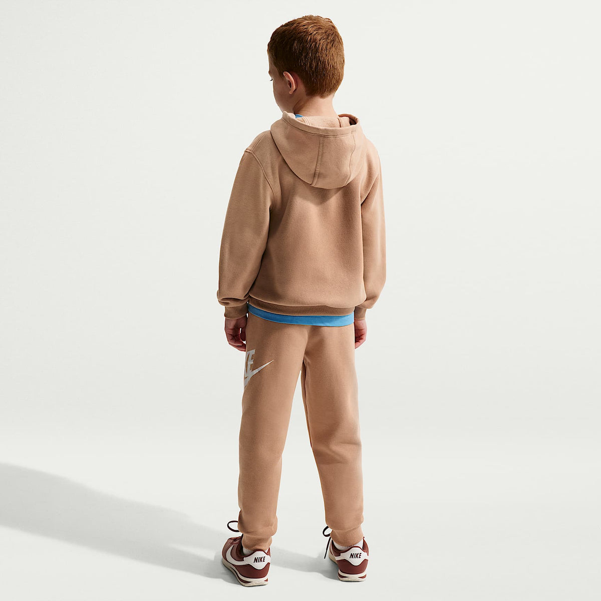 Joggers para niños talla pequeña Nike Sportswear Club Fleece – Marrón – vista 5