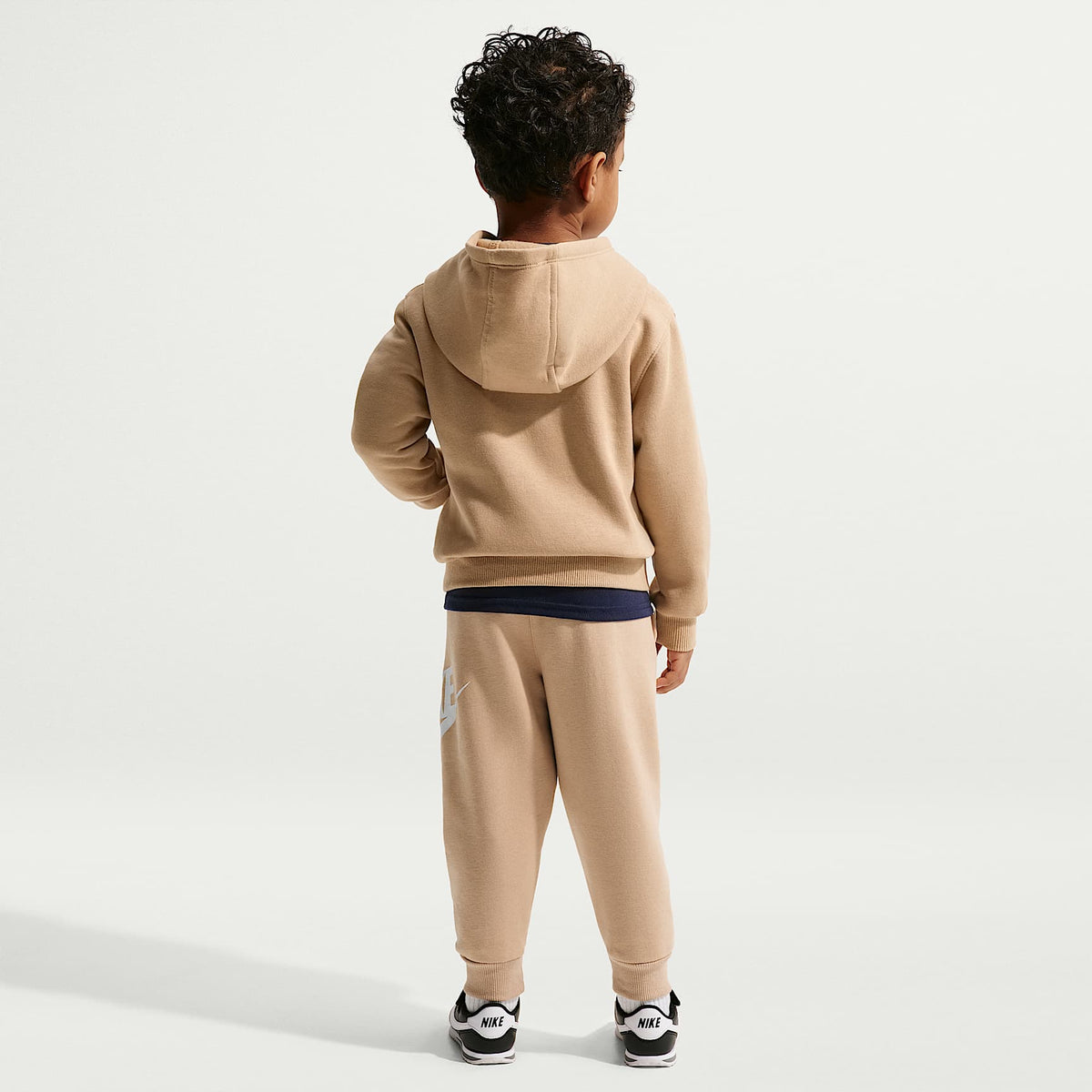 Sudadera con gorro sin cierre infantil Nike Sportswear Club Fleece – Marrón – vista 5