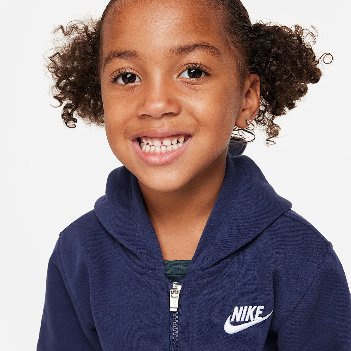 Sudadera con gorro de tejido Fleece de cierre completo infantil Nike Sportswear Club – Azul marino medianoche – vista 3