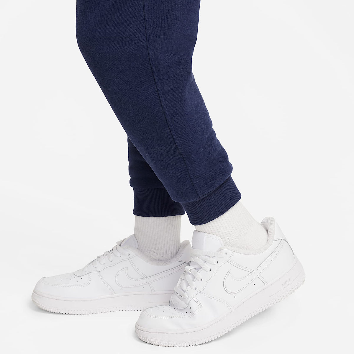 Joggers para niños talla pequeña Nike Sportswear Club Fleece – Azul marino medianoche – vista 4