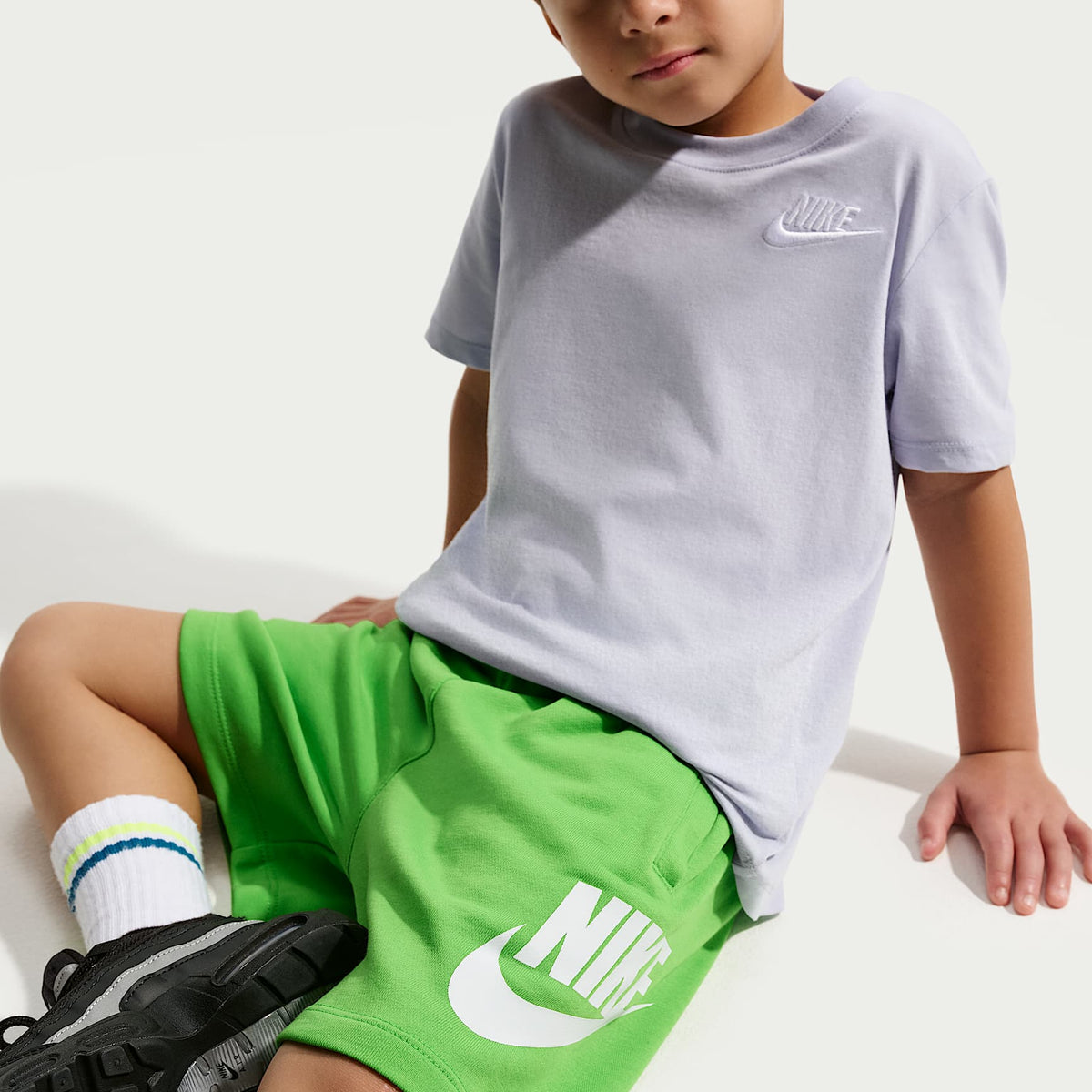Shorts para niños talla pequeña Nike Sportswear Club French Terry – Verde – vista 4