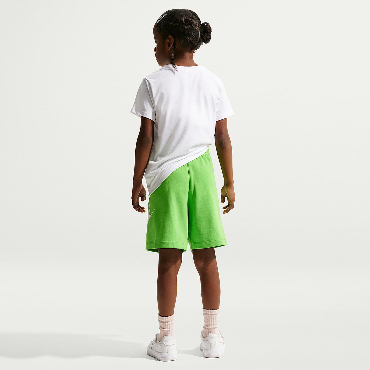 Shorts para niños talla pequeña Nike Sportswear Club French Terry – Verde – vista 7
