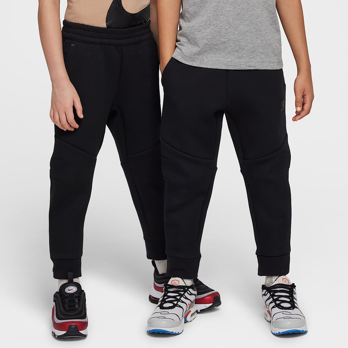 Conjunto de 2 piezas de sudadera de cierre completo Tech Fleece para niños talla pequeña Nike Sportswear – Negro – vista 8