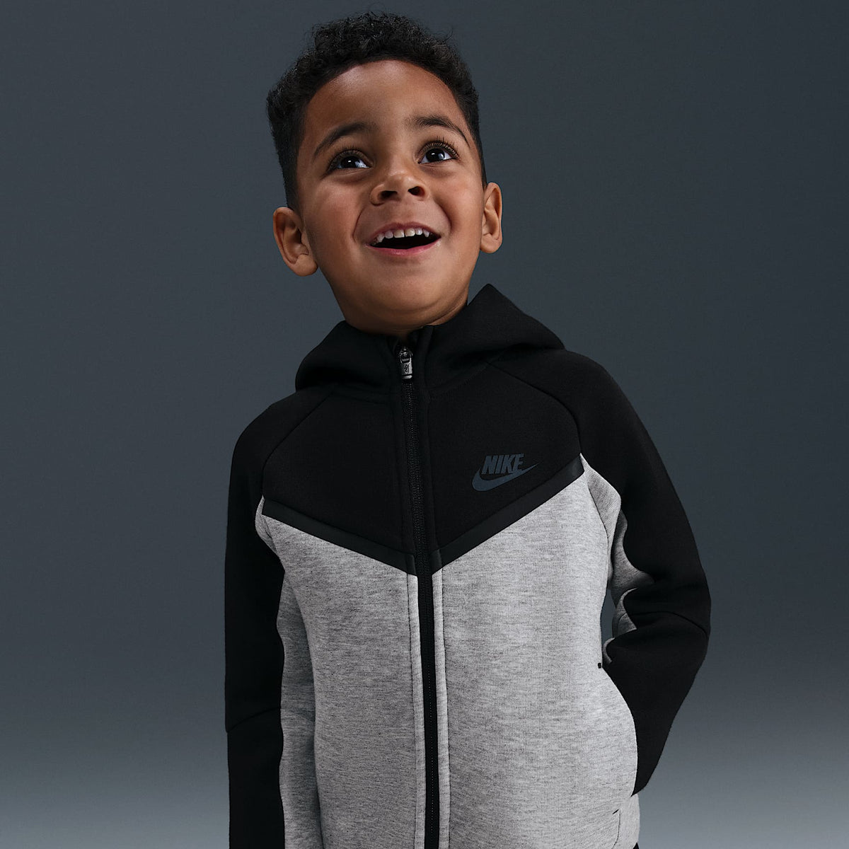 Conjunto de 2 piezas de Tech Fleece de cierre completo infantil Nike Sportswear – Negro/Multicolor – vista 2