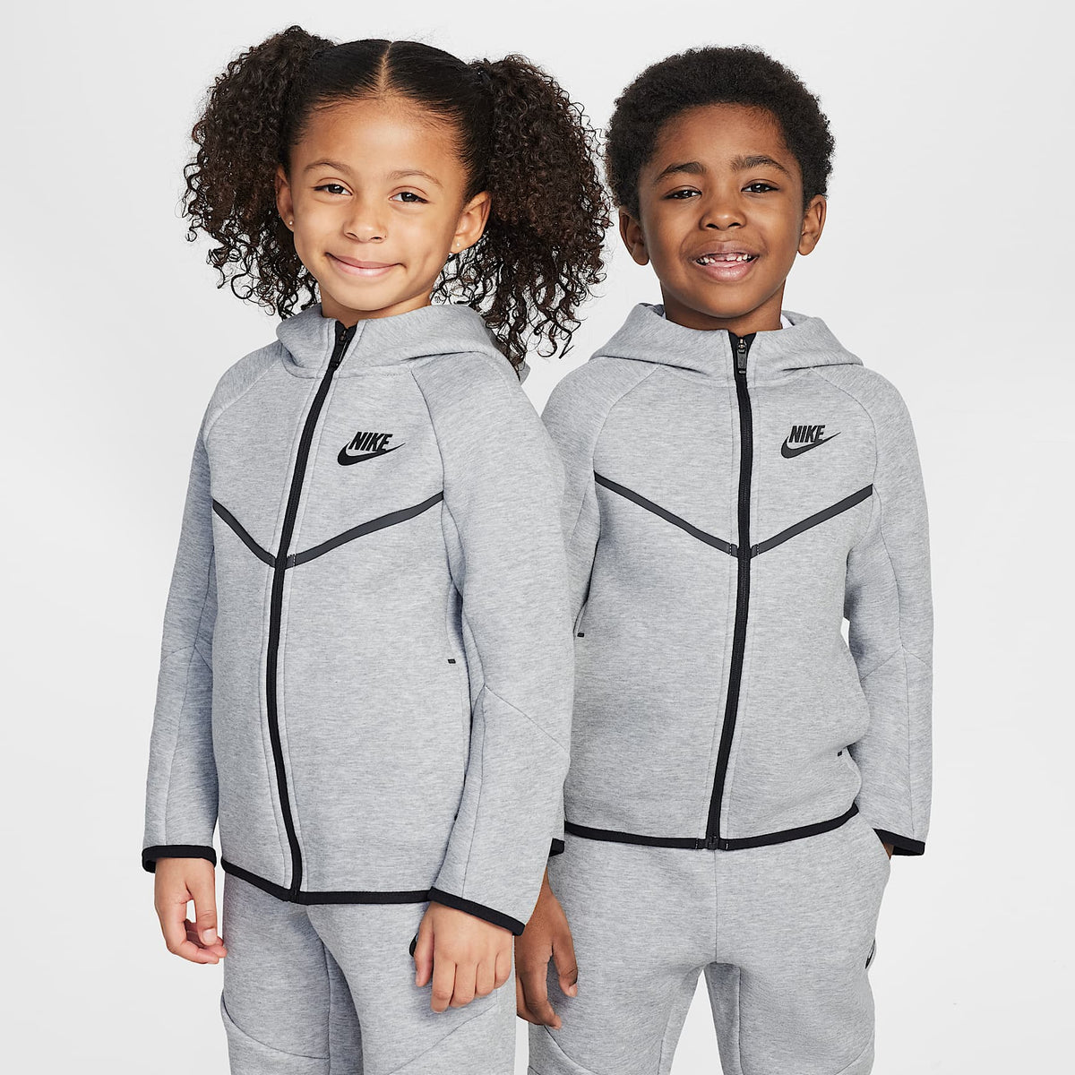 Conjunto de 2 piezas de sudadera de cierre completo Tech Fleece para niños talla pequeña Nike Sportswear – Gris oscuro jaspeado – vista 3