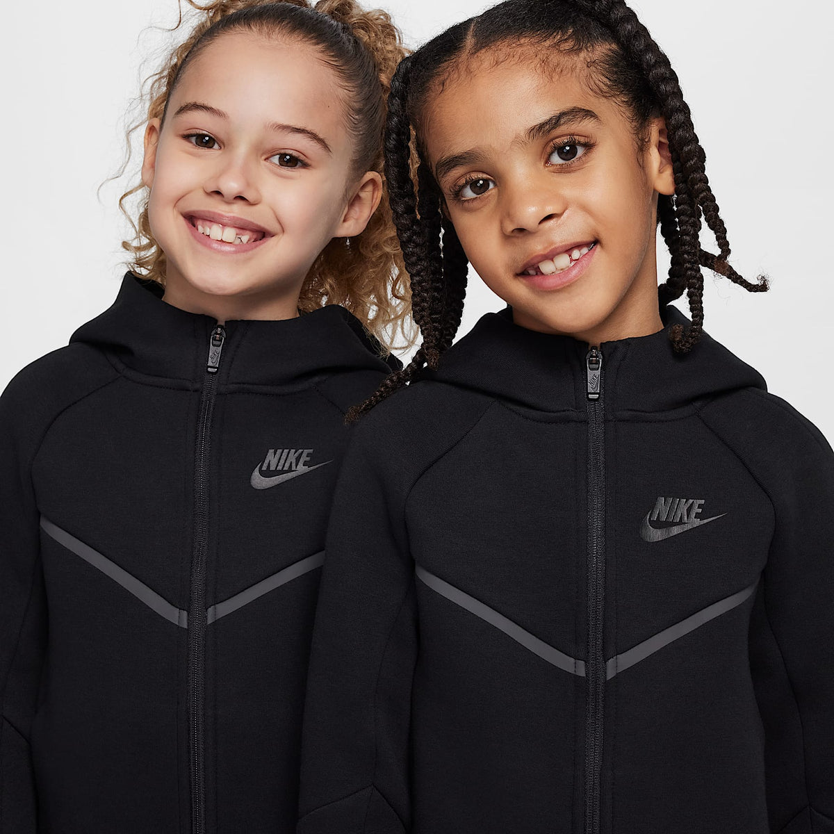 Conjunto de 2 piezas de sudadera de cierre completo Tech Fleece para niños talla pequeña Nike Sportswear – Negro – vista 4