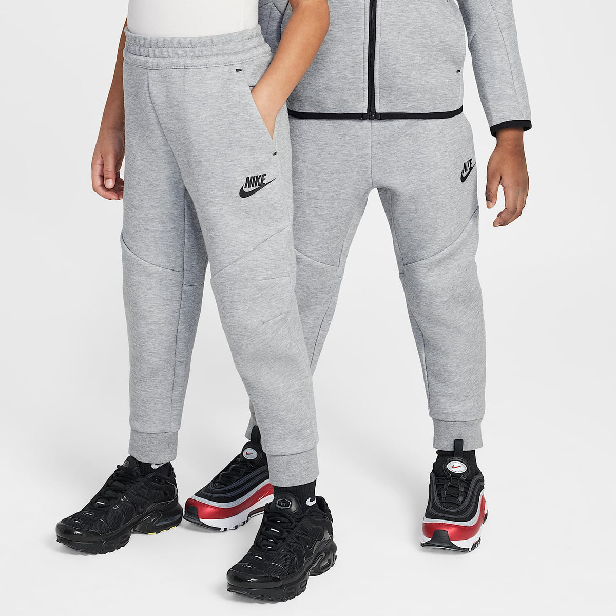 Conjunto de 2 piezas de sudadera de cierre completo Tech Fleece para niños talla pequeña Nike Sportswear – Gris oscuro jaspeado – vista 9