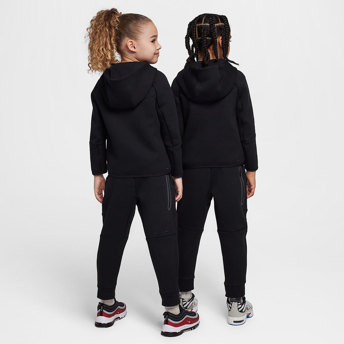 Conjunto de 2 piezas de sudadera de cierre completo Tech Fleece para niños talla pequeña Nike Sportswear – Negro – vista 2