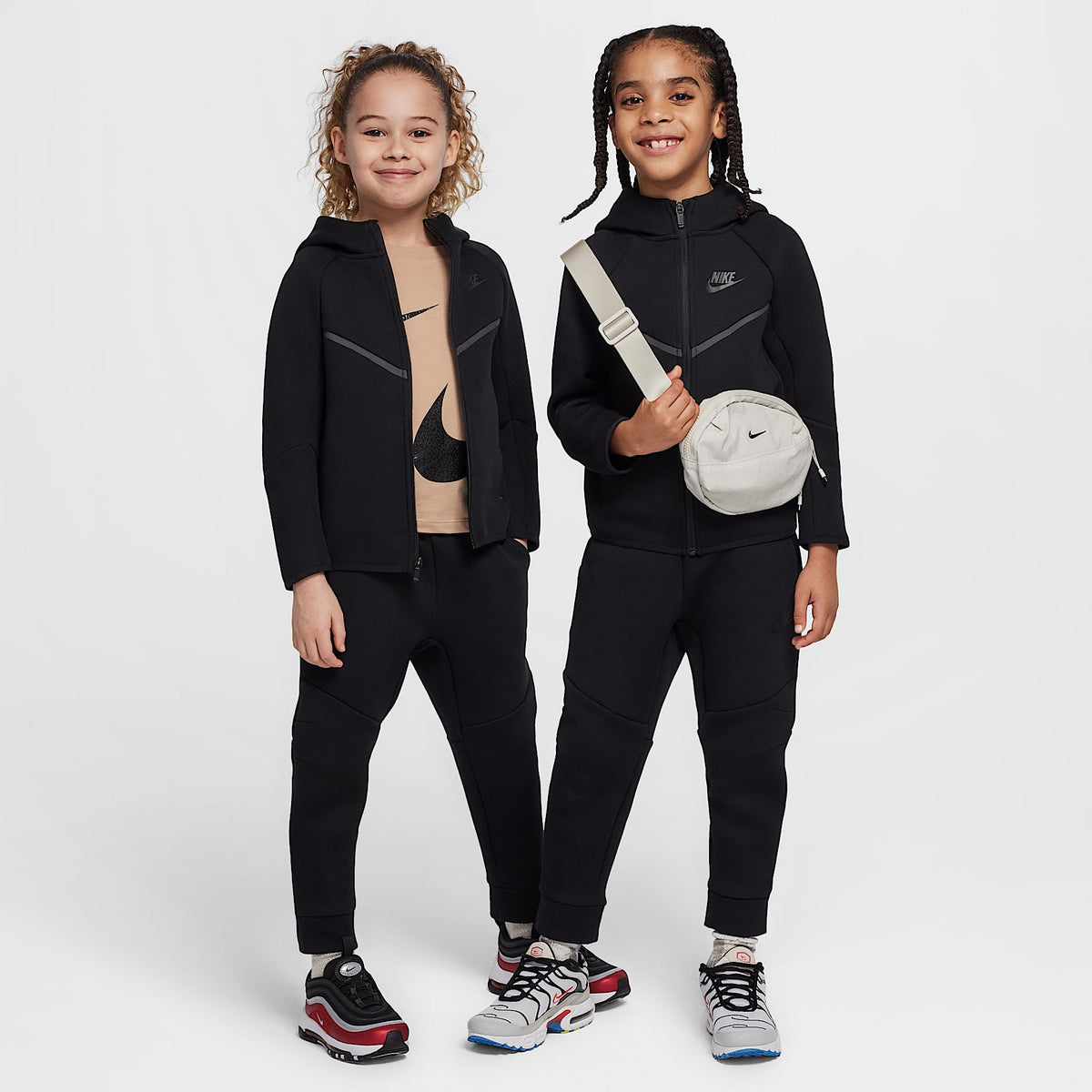 Conjunto de 2 piezas de sudadera de cierre completo Tech Fleece para niños talla pequeña Nike Sportswear – Negro – vista 1