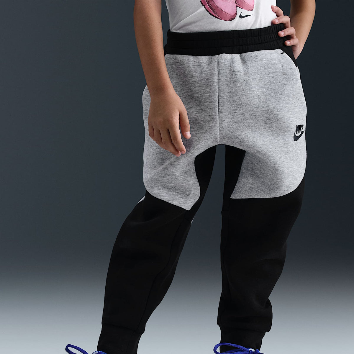 Conjunto de 2 piezas de sudadera de cierre completo Tech Fleece para niños talla pequeña Nike Sportswear – Negro – vista 4
