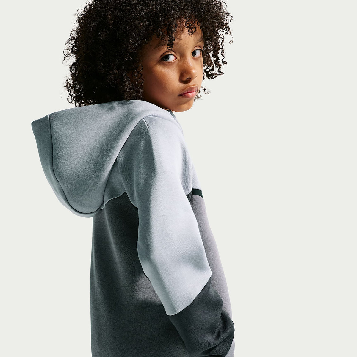 Conjunto de 2 piezas de sudadera de cierre completo Tech Fleece para niños talla pequeña Nike Sportswear – Gris lobo – vista 3