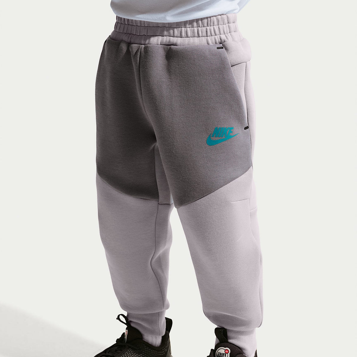 Conjunto de 2 piezas de Tech Fleece de cierre completo infantil Nike Sportswear – Gris lobo – vista 4