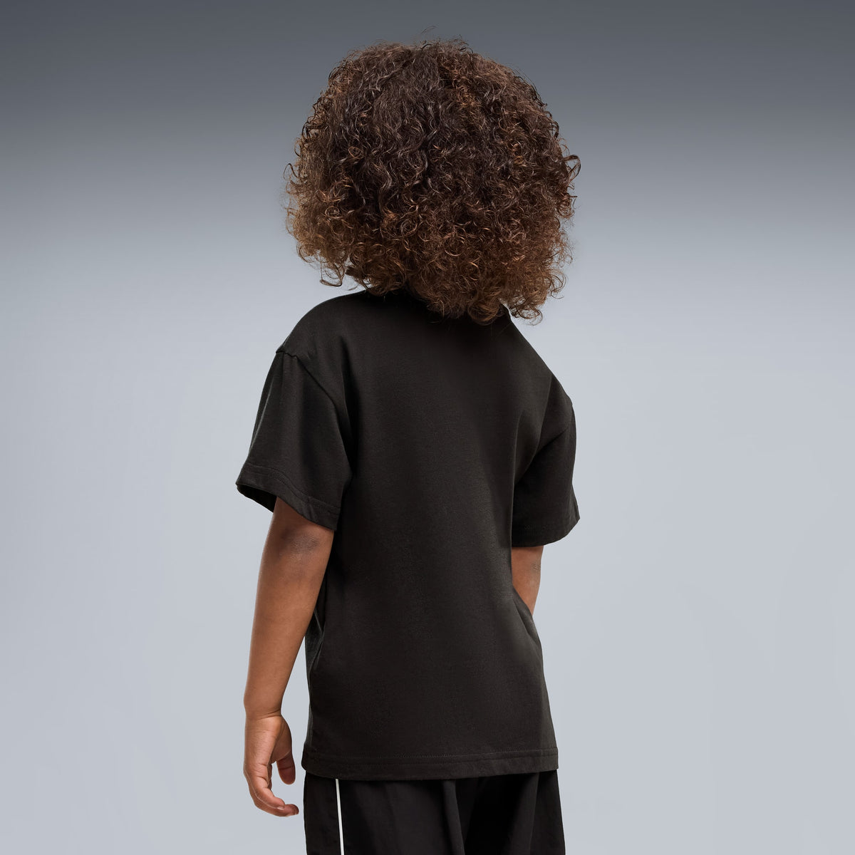Playera holgada PUMA x TRANSFORMERS para niños – PUMA BLACK – vista 2