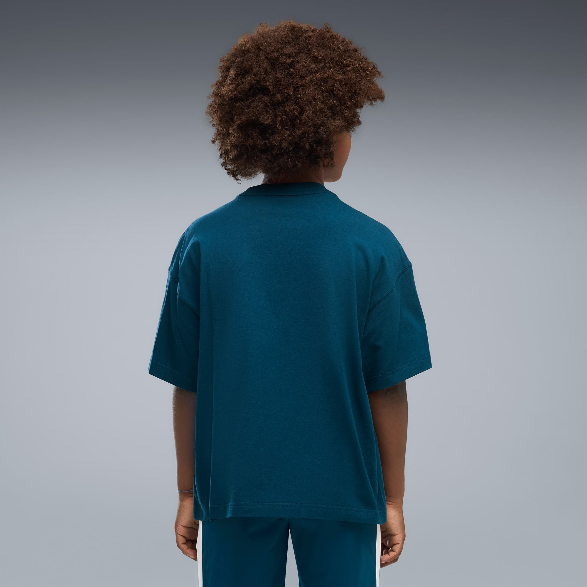 Playera oversized juvenil PUMA Essentials – Midnight Petrol – vista 2