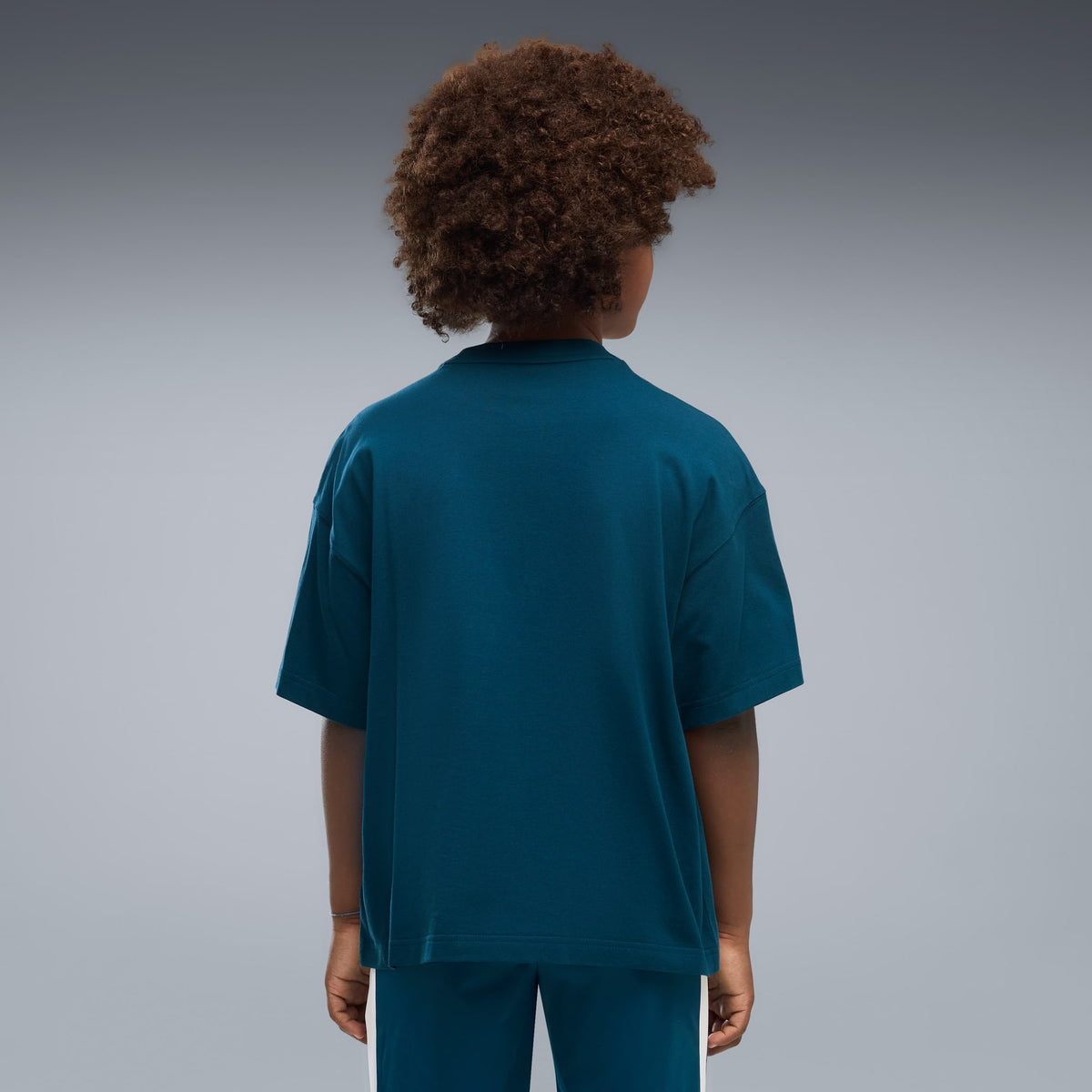 Playera oversized juvenil PUMA Essentials – Midnight Petrol – vista 2