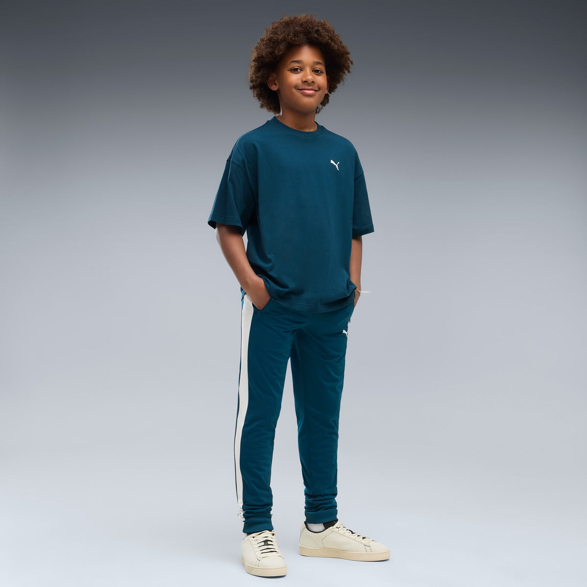Playera oversized juvenil PUMA Essentials – Midnight Petrol – vista 3