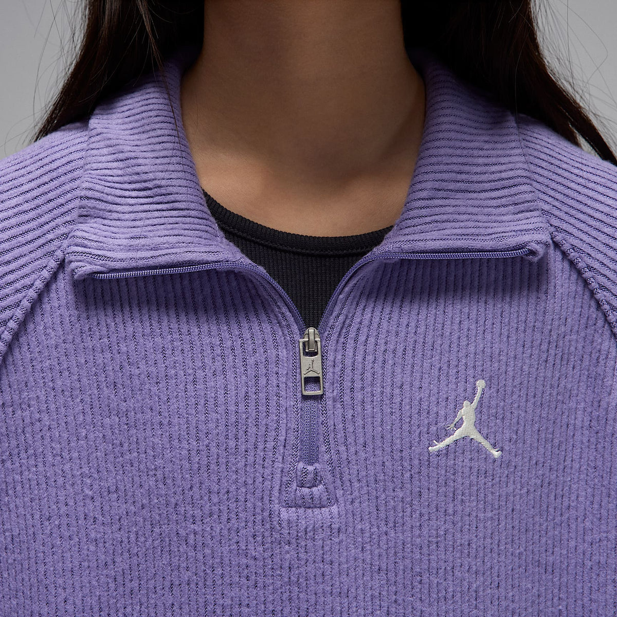 Playera de manga larga con cierre de un cuarto para niños talla grande Jordan – Amatista empolvado – vista 3