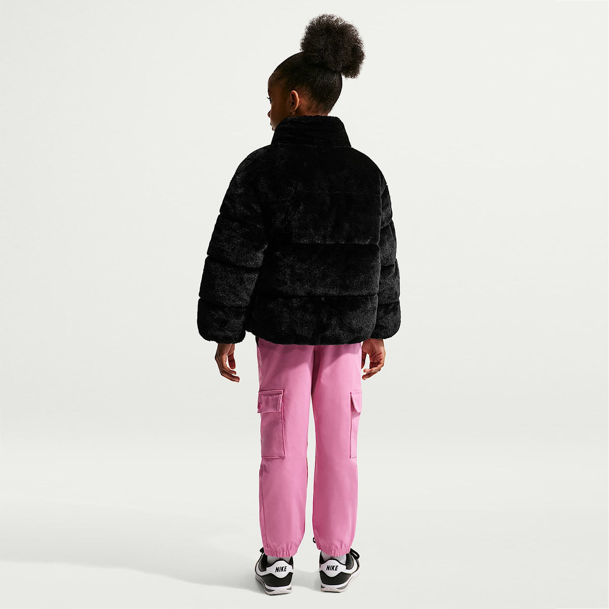 Chamarra acolchada de piel sintética para niños talla pequeña Nike – Negro – vista 5