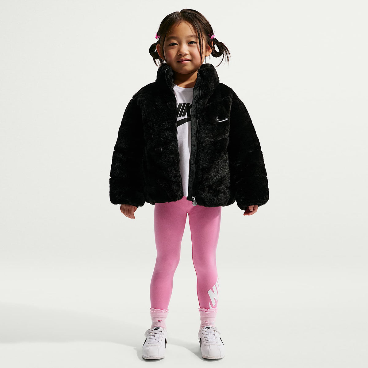 Chamarra acolchada de piel sintética infantil Nike – Negro – vista 4
