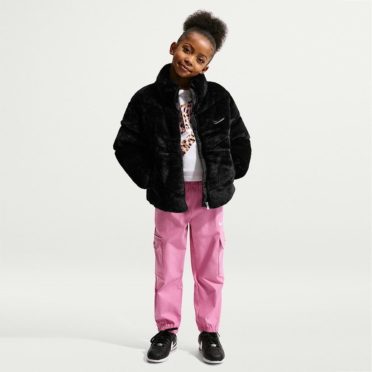Chamarra acolchada de piel sintética para niños talla pequeña Nike – Negro – vista 4