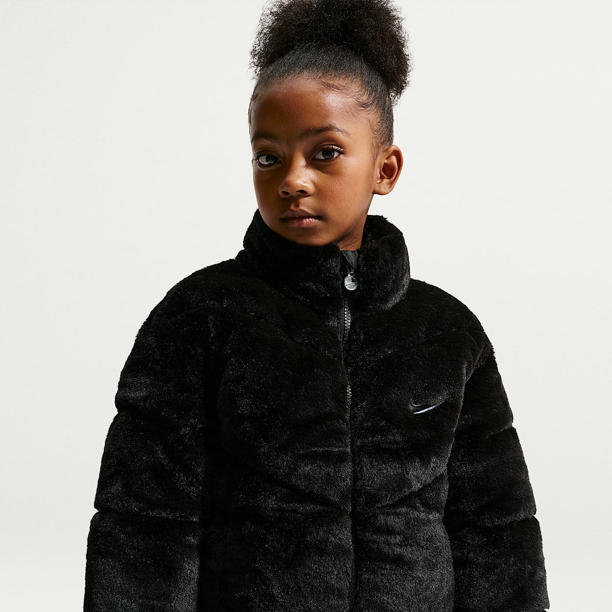 Chamarra acolchada de piel sintética para niños talla pequeña Nike – Negro – vista 1