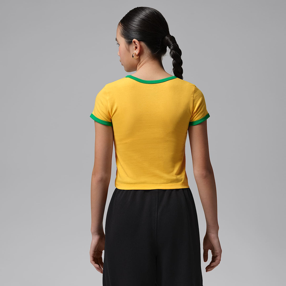 Playera con gráfico retro para niños talla grande Jordan – Amarillo/Verde/Blanco – vista 2