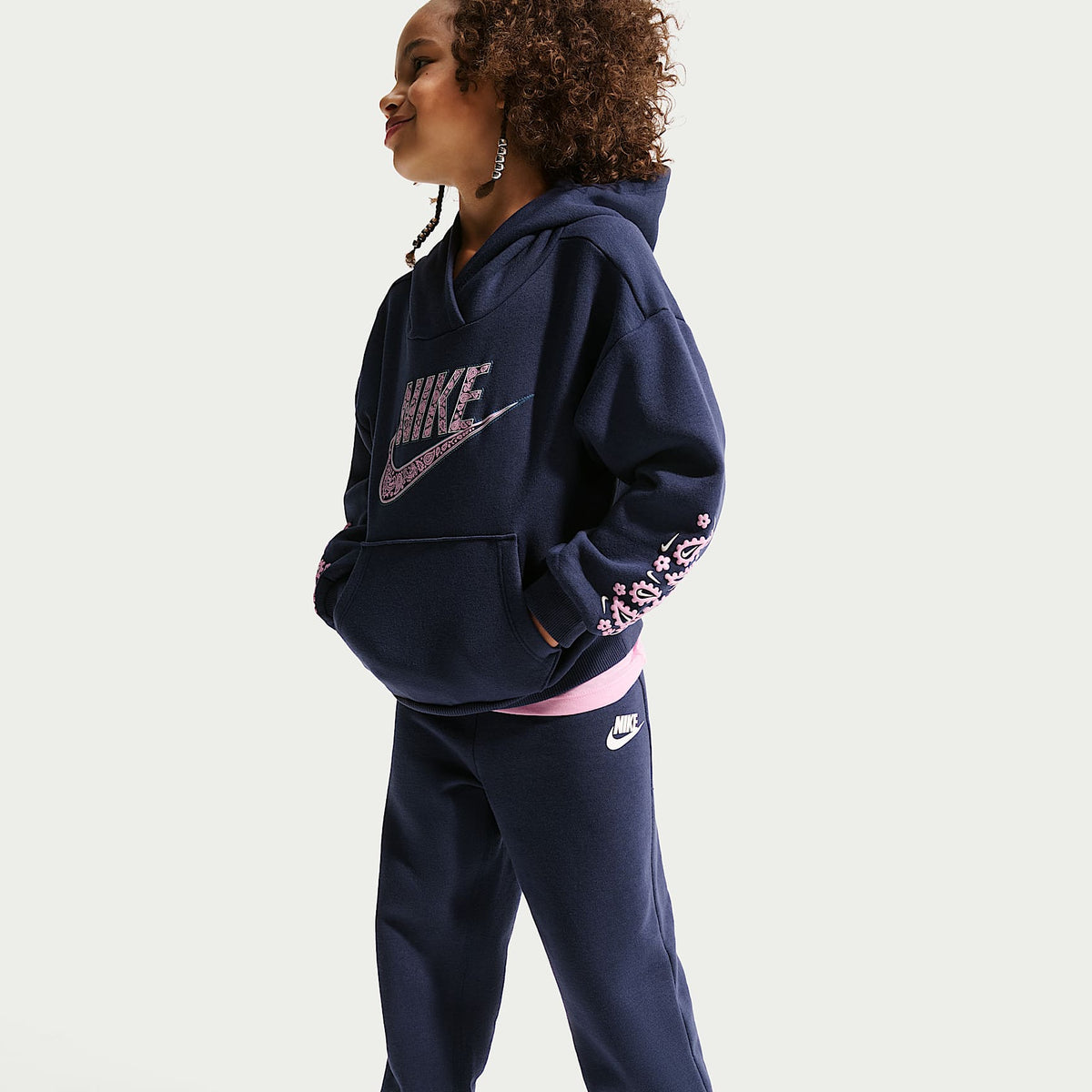 Conjunto de sudadera con gorro y pantalones de entrenamiento para niños talla pequeña Nike Retro Remix – Azul marino medianoche – vista 6