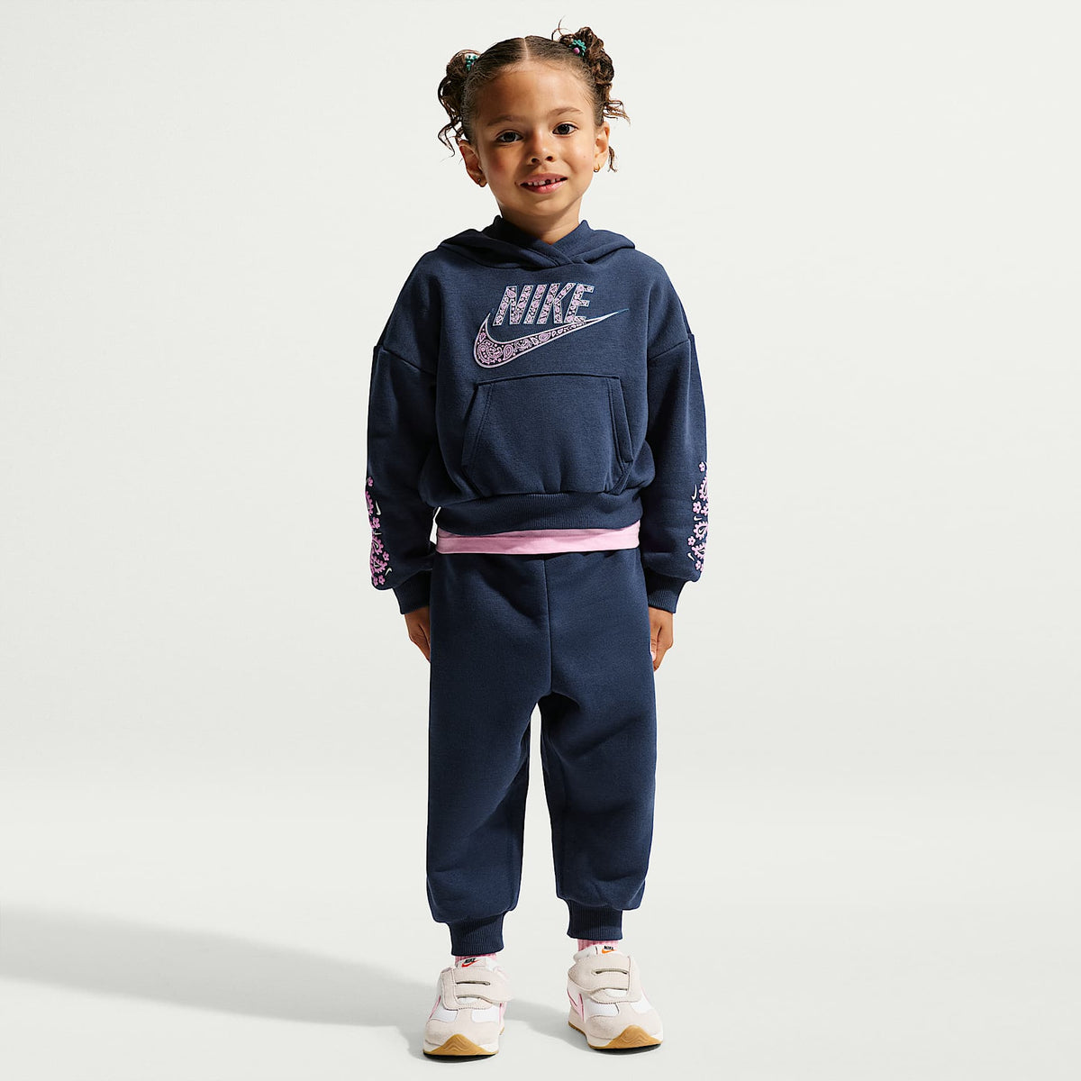 Conjunto infantil de pantalones de entrenamiento y sudadera con gorro Nike Retro Remix – Azul marino medianoche – vista 1